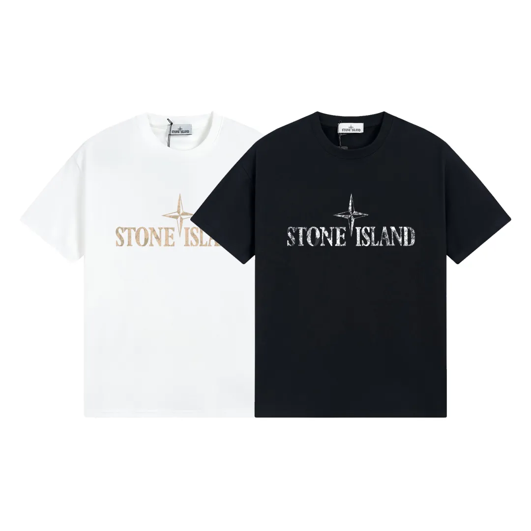 W603#P110💰 2025🆕 Stone lsland/Stone Island distressed logo printed short-sleeved T-shirt ⚠️[Original creation with high control of details] -Made of 260g combed cotton double yarn, soft and comfortable to the touch, sweat-absorbent and breathable. -Simple basic and versatile style, original single quality, the first choice for couples. -Made by a large factory, four needles and five threads on the shoulder, neat alignment, high quality workmanship. -Same style for men and women. Very versatile, one piece for everyone, details are clearly visible. Color: black and white, white, size: M L